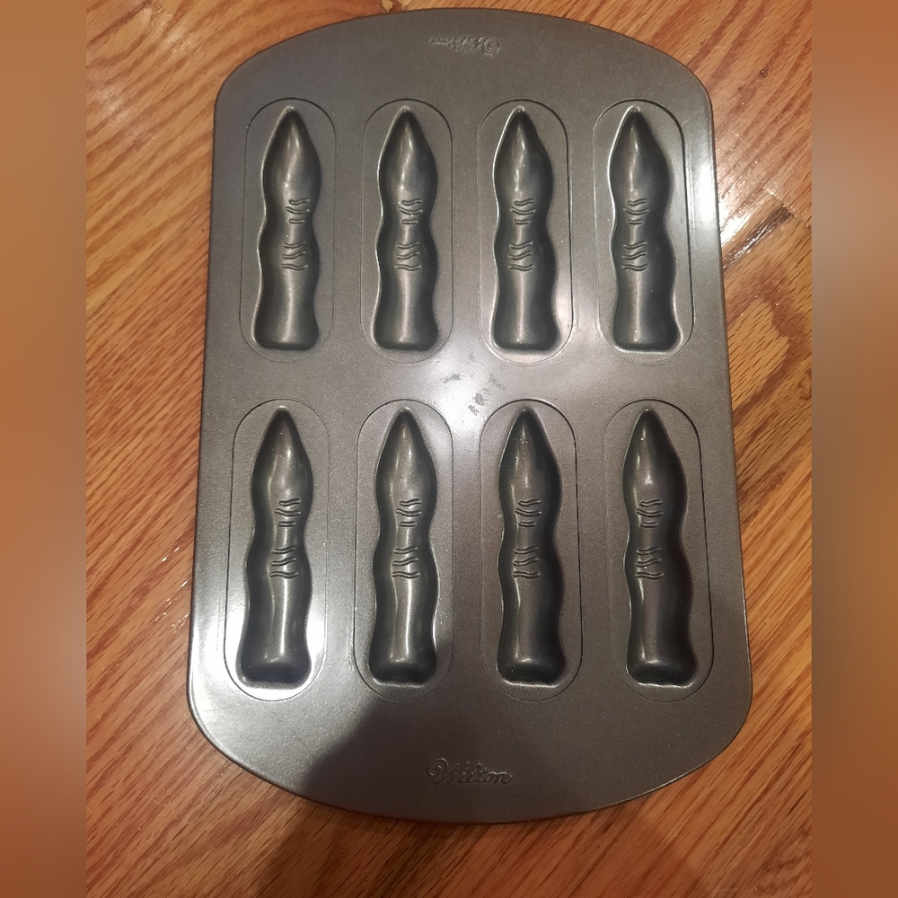 Wilton Non-Stick Halloween‎ Fingers Cooking Baking Sheet